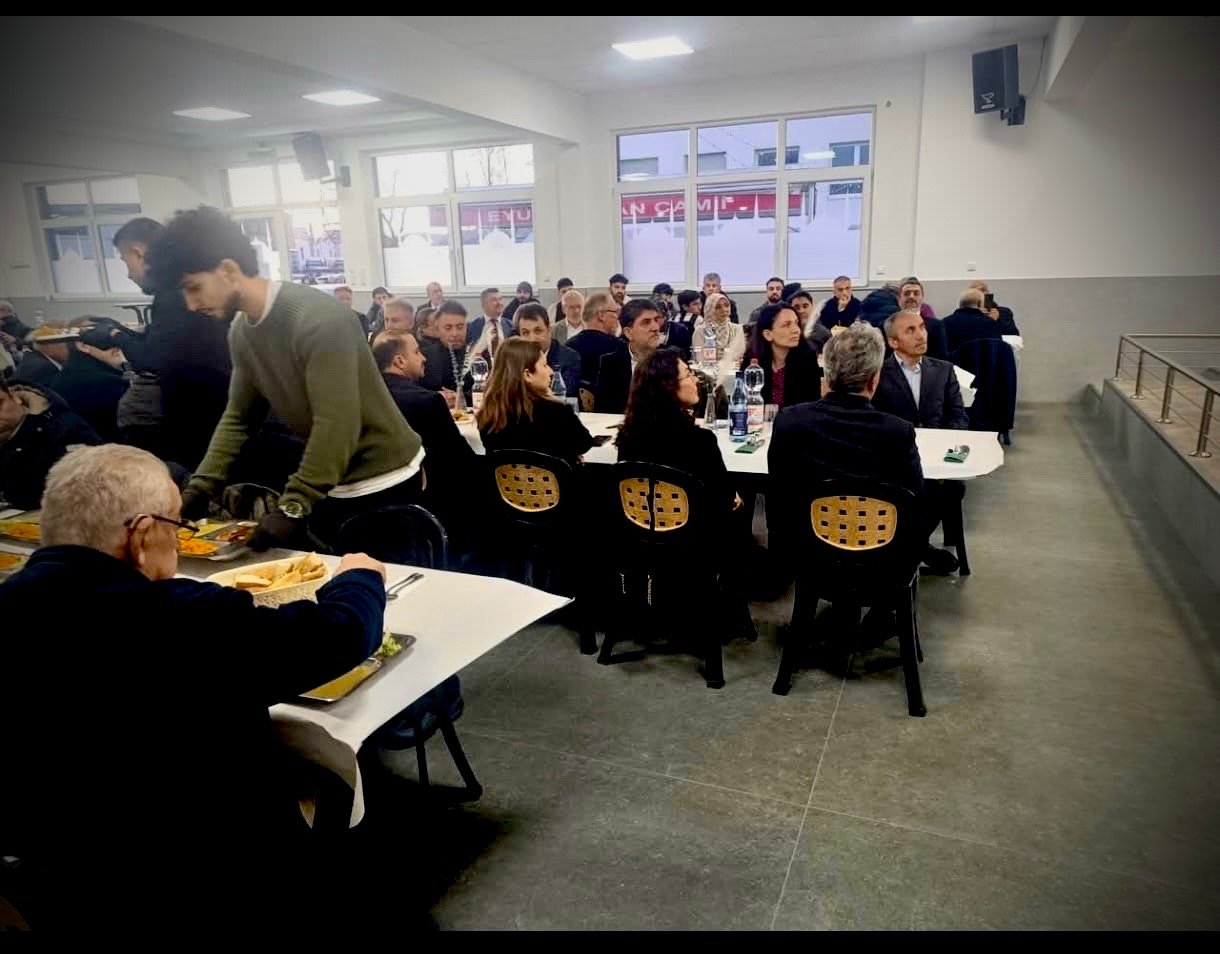 Hannover Türk Protokolü ile Ronnenberg Protokolü DİTİB Ronnenberg Eyüp Sultan Camii İftarında Buluştu